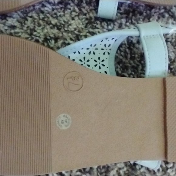 Light Blue Sandals Flats, size 7.5 - Picture 6 of 6